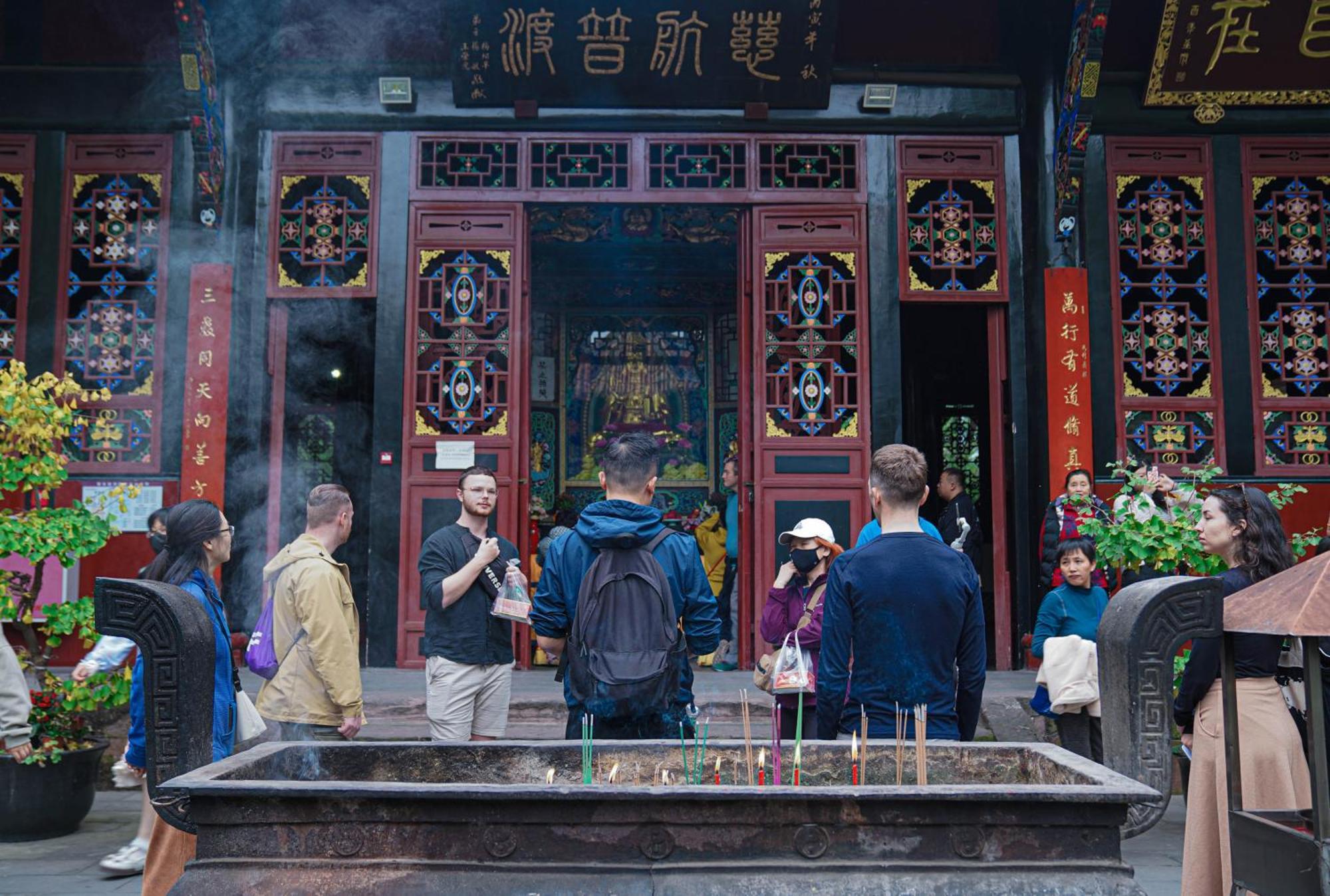 Poshpacker·成都拖板鞋青年旅舍旅行酒店（太古里春熙路地铁站店） 旅馆 *