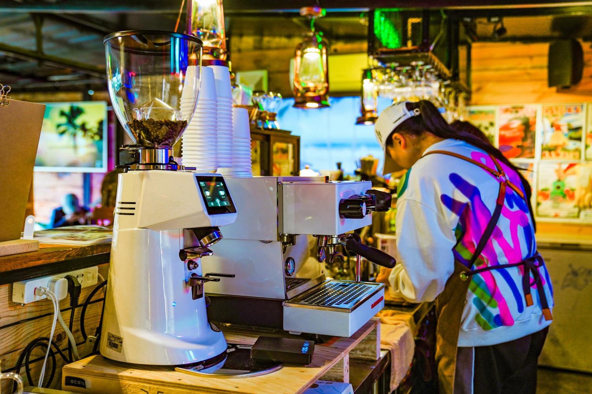 Poshpacker·成都拖板鞋青年旅舍旅行酒店（太古里春熙路地铁站店）