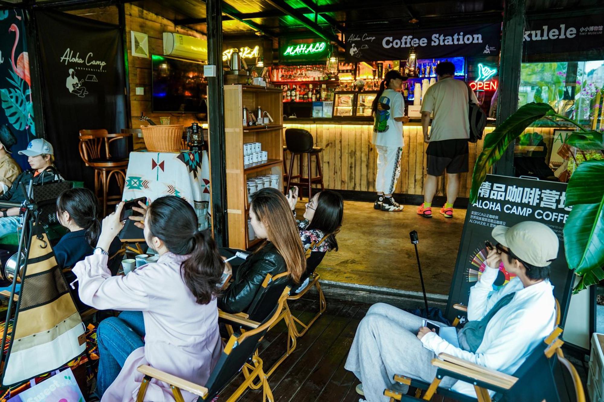 Poshpacker·成都拖板鞋青年旅舍旅行酒店（太古里春熙路地铁站店） 旅馆 *